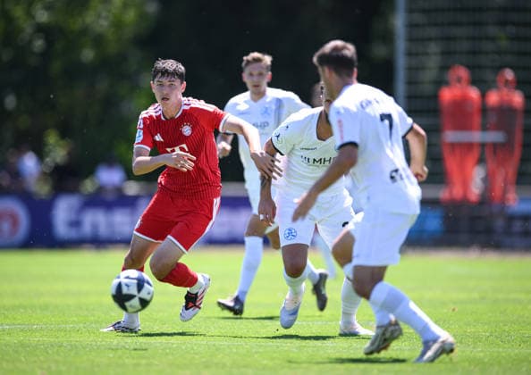 Fussball Regionalliga Sued Bayern 2026 2027 Testspiel 12.07.2026 SV Kickers Stuttgart - FC Bayern Muenchen II Filip Pavic (li, FC Bayern Muenchen II) *** Soccer: Southern Bavaria Regional League 2026–2027, Friendly Match, July 12, 2026: SV Kickers Stuttgart vs. FC Bayern Munich II, Filip Pavic (left), FC Bayern Munich II