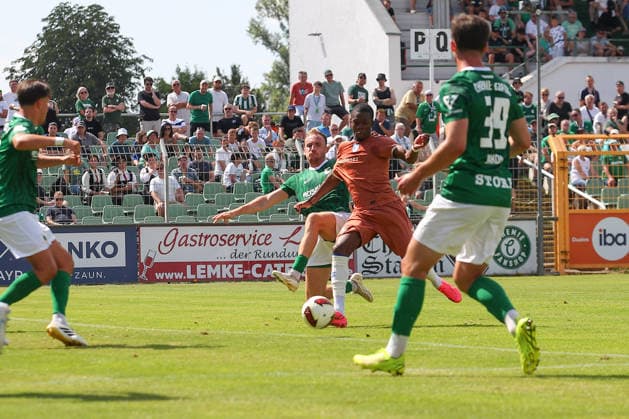 12.07.2026, xtgx, Fussball Testspiel, BSG Chemie Leipzig - 1. FC Magdeburg emspor, v.l. Pierre Nadjombe (Magdeburg, 28) schiesst Tor, schießt, Torschuetze, erzielt Tor, Treffer, scores the goal 1:3 (DFL DFB REGULATIONS PROHIBIT ANY USE OF PHOTOGRAPHS as IMAGE SEQUENCES and or QUASI-VIDEO) Leipzig *** July 12, 2026, xtgx, Soccer Friendly Match, BSG Chemie Leipzig vs. FC Magdeburg emspor, from left: Pierre Nadjombe (Magdeburg), 28 scores a goal, shoots, goal scorer, scores a goal, goal, scores the goal 1 3 DFL DFB REGULATIONS PROHIBIT ANY USE OF PHOTOGRAPHS as IMAGE SEQUENCES and or QUASI-VIDEO Leipzig