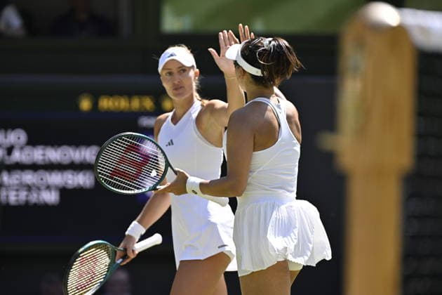 Tennis - Wimbledon 2026 - ITF - The Championships - 12 07 2026 - Tennis - Wimbledon 2026 - ITF - The Championships - 12 07 2026 - Kristina Mladenovic France et Guo Hanyu Chine rempordte le double dames . London  Copyright: xChryslenexCaillaud Psnewzx