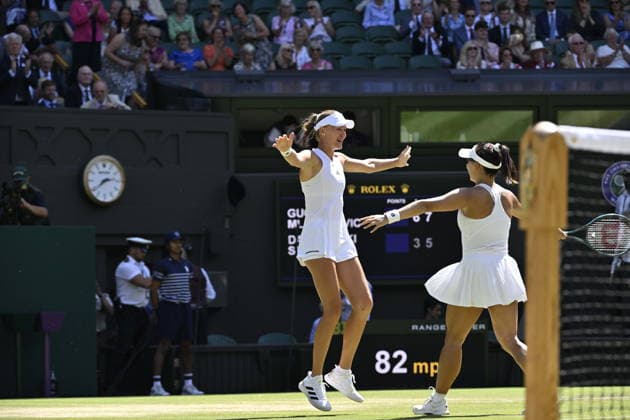 Tennis - Wimbledon 2026 - ITF - The Championships - 12 07 2026 - Tennis - Wimbledon 2026 - ITF - The Championships - 12 07 2026 - Kristina Mladenovic France et Guo Hanyu Chine rempordte le double dames . London  Copyright: xChryslenexCaillaud Psnewzx