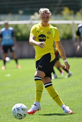 12.07.2026, xophax, Fussball , Regionalliga West .Frauenfussball. Borussia Dortmund. Testspiel in der Sportschule Hennef Borussia Dortmund gegen Eintracht Frankfurt II. Alexandra Popp ( Bor. Dortmund ) Koeln *** July 12, 2026, xophax, Soccer, Regionalliga West Women s Soccer, Borussia Dortmund Friendly Match at the Hennef Sports School, Borussia Dortmund vs. Eintracht Frankfurt II, Alexandra Popp, Bor Dortmund, Cologne