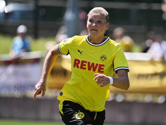 12.07.2026, xophax, Fussball , Regionalliga West .Frauenfussball. Borussia Dortmund. Testspiel in der Sportschule Hennef Borussia Dortmund gegen Eintracht Frankfurt II. Alexandra Popp ( Bor. Dortmund ) Koeln *** July 12, 2026, xophax, Soccer, Regionalliga West Women s Soccer, Borussia Dortmund, Friendly Match at the Hennef Sports School, Borussia Dortmund vs. Eintracht Frankfurt II, Alexandra Popp, Bor Dortmund, Cologne