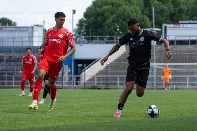 12.07.2026, xhfmx, Fussball Testspiel, FSV Frankfurt - RW Walldorf Emmanuel McDonald (9, FSV Frankfurt) (DFL DFB REGULATIONS PROHIBIT ANY USE OF PHOTOGRAPHS as IMAGE SEQUENCES and or QUASI-VIDEO) *** July 12, 2026, xhfmx, Soccer Friendly Match, FSV Frankfurt vs. RW Walldorf, Emmanuel McDonald 9, FSV Frankfurt. DFL and DFB regulations prohibit any use of photographs as image sequences and or quasi-video.