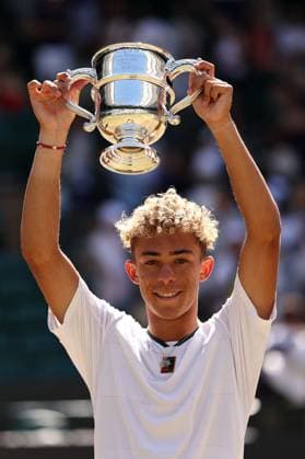 Jordan Lee celebrates victory in the Boys Singles Final Wimbledon Tennis Championships, Day 14, The All England Lawn Tennis and Croquet Club, London, UK - 12 Jul 2026London The All England Lawn Tennis and United Kingdom  Copyright: xEllaxLing Shutterstockx 16981034m