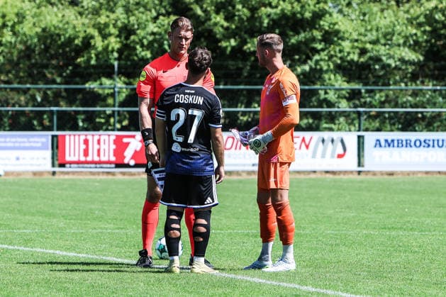 Fussball, 3.Liga Saison 2026 2027 Testspiel TOP Oss - MSV Duisburg 12.07.2026, De Kerkebos Can Coskun (MSV Duisburg, 27) Swolgen De Kerkebos Niederlande *** Sports, Soccer, 3rd Division, 2026–2027 Season, Friendly Match: TOP Oss vs. MSV Duisburg, July 12, 2026, De Kerkebos, Can Coskun (MSV Duisburg), 27 Swolgen, De Kerkebos, Netherlands