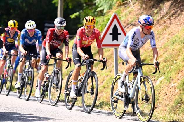 Tour de France 2026 Stage 9 USSEL, FRANCE - JULY 12 : Pidcock Tom (GBR) of Pinarello - Q36.5 Pro Cycling Team, Johannessen Tobias Halland (NOR) of Uno-X Mobility during stage 9 of the 113rd edition of Tour de France an UCI World Tour 2.UWT cycling road race stage for Men Elite of 185 km with start in Malemort and finish in Ussel on July 12, 2026 in Ussel, France, 12 07 2026 ( Motordriver Kurt Vandenborre - Ussel France  Copyright: xTomasxSiskx
