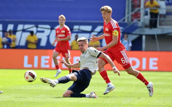 Sören Reddemann, Aljoscha Kemlein Zweikampf Spielszene Aktion Fußball Fussball Testspiel Saison 2026 2027 12.07.2026 FC Carl Zeiss Jena vs.1.FC Union Berlin FCU DFL regulations prohibit any use of photographs as image sequences and or quasi-video. *** Sören Reddemann, Aljoscha Kemlein, tackle, game scene, action, sports, soccer, soccer, friendly match, 2026–2027 season, December 7, 2026, FC Carl Zeiss Jena vs. 1. FC Union Berlin, FCU. DFL regulations prohibit any use of photographs as image sequences and or quasi-video.