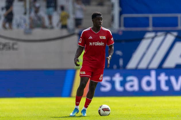 GER, Jena, Fussball, Testspiel, FC Carl-Zeiss Jena vs. 1. FC Union Berlin im Bild v.l.: Oluwaseun Ogbemudia (1. FC Union Berlin 41),Aktion mit Ball 12.07.2026, Ernst-Abbe Sportfeld Jena DFB REGULATIONS PROHIBIT ANY USE OF PHOTOGRAPHS AS IMAGE SEQUENCES AND OR QUASI-VIDEO, *** GER, Jena, Soccer, Friendly Match, FC Carl Zeiss Jena vs. 1. FC Union Berlin (pictured, from left): Oluwaseun Ogbemudia, 1. FC Union Berlin 41, in action with the ball, July 12, 2026, Ernst Abbe Sportfeld, Jena. DFB regulations prohibit any use of photographs as image sequences and or quasi-video, Copyright: HMBxMedia PaulxFritz