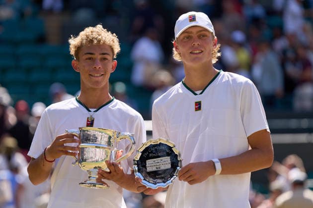 2026 Wimbledon, July 12, Boys™ Final LONDON, - JULY 12: Jordan Lee of the United States and Cruz Hewitt of Australia with trophies after the 2026 Wimbledon, July 12, Mens Final at The all England club, Wimbledon on July 12, 2026 in London, GBR. London The all England club, Wimbledon GBR Copyright: xPeterxvanxdenxBerg ISIxPhotosx 9500