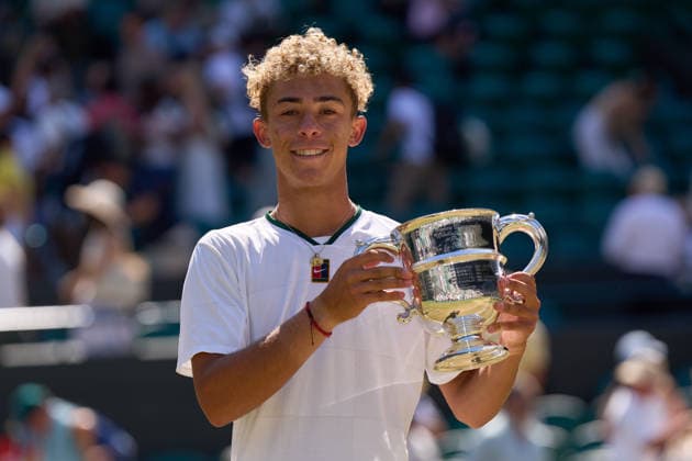 2026 Wimbledon, July 12, Boys™ Final LONDON, - JULY 12: Jordan Lee of United States with winner trophy after the 2026 Wimbledon, July 12, Mens Final at The all England club, Wimbledon on July 12, 2026 in London, GBR. London The all England club, Wimbledon GBR Copyright: xPeterxvanxdenxBerg ISIxPhotosx 9500