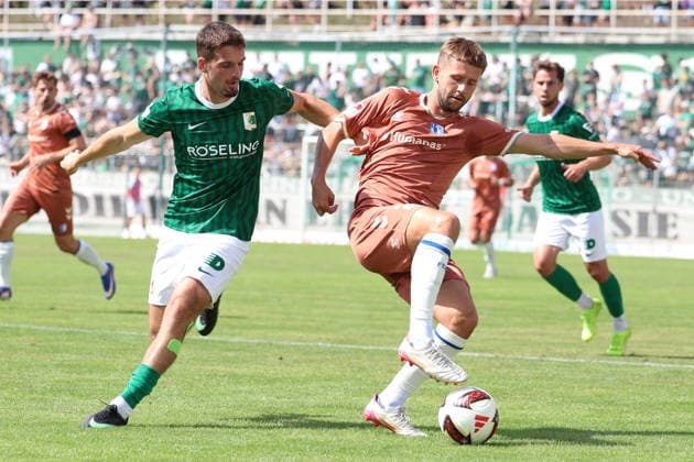 Deutschland: Freundschaftsspiel 2026 - 2027, BSG Chemie Leipzig - 1. FC Magdeburg, Alfred-Kunze Sportpark (Leipzig): Torben Müsel Muesel (1. FC Magdeburg, 26) am Ball *** Germany Friendly Match 2026 2027, BSG Chemie Leipzig vs. 1 FC Magdeburg, Alfred Kunze Sportpark, Leipzig; Torben Müsel (Muesel) of 1 FC Magdeburg, 26 on the ball Copyright: xx