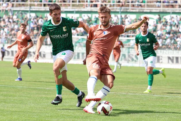 Deutschland: Freundschaftsspiel 2026 - 2027, BSG Chemie Leipzig - 1. FC Magdeburg, Alfred-Kunze Sportpark (Leipzig): Torben Müsel Muesel (1. FC Magdeburg, 26) am Ball *** Germany Friendly Match 2026 2027, BSG Chemie Leipzig vs. 1 FC Magdeburg, Alfred Kunze Sportpark, Leipzig; Torben Müsel (Muesel) of 1 FC Magdeburg, 26 on the ball Copyright: xLucasxWalterx