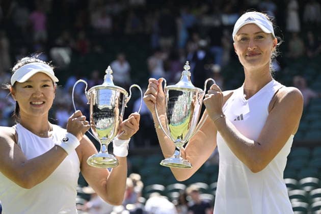 Tennis - Wimbledon 2026 - ITF - The Championships - 12 07 2026 - Tennis - Wimbledon 2026 - ITF - The Championships - 12 07 2026 - Kristina Mladenovic France et Guo Hanyu Chine rempordte le double dames . London  Copyright: xChryslenexCaillaud Psnewzx