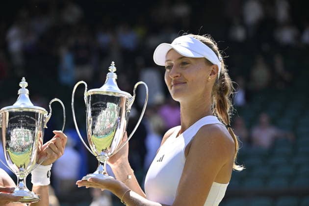 Tennis - Wimbledon 2026 - ITF - The Championships - 12 07 2026 - Tennis - Wimbledon 2026 - ITF - The Championships - 12 07 2026 - Kristina Mladenovic France et Guo Hanyu Chine rempordte le double dames . London  Copyright: xChryslenexCaillaud Psnewzx