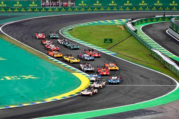 Sport Bilder des Tages FIA WEC - 6 HOURS OF SAO PAULO 2026 start of the race, depart, 12 NATO Norman (fra), STEVENS Will (gbr), Cadillac Hertz Team Jota, Cadillac V-Series.R 12, Hypercar, action, 38 BAMBER Earl (nzl), BOURDAIS SÃ bastien (fra), Cadillac Hertz Team Jota, Cadillac V-Series.R 38, Hypercar, action during the 6 Hours of Sao Paulo 2026, 4th round of the 2026 FIA World Endurance Championship, from July 10 to 12, 2026 on the Interlagos Circuit in Sao Paulo, Brazil - Sao PauloBrazil  Copyright: xFabrizioxBoldonix