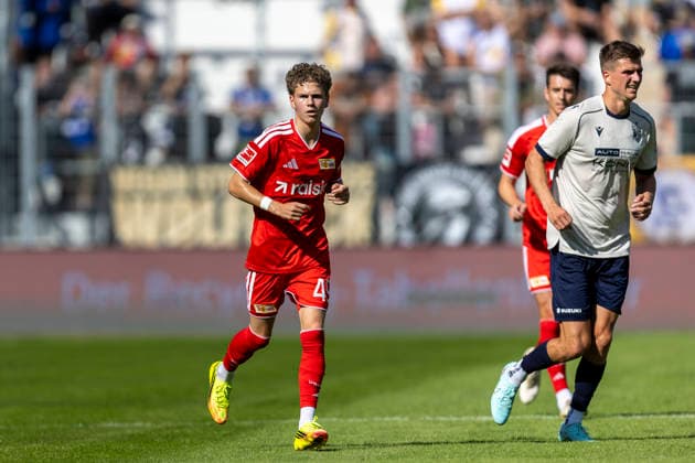 GER, Jena, Fussball, Testspiel, FC Carl-Zeiss Jena vs. 1. FC Union Berlin im Bild v.l.: Linus Guether (1. FC Union Berlin 49), 12.07.2026, Ernst-Abbe Sportfeld Jena DFB REGULATIONS PROHIBIT ANY USE OF PHOTOGRAPHS AS IMAGE SEQUENCES AND OR QUASI-VIDEO, *** GER, Jena, Soccer, Friendly Match, FC Carl Zeiss Jena vs. 1. FC Union Berlin (pictured, from left: Linus Guether, 1. FC Union Berlin 49), July 12, 2026, Ernst Abbe Sportfeld, Jena. DFB regulations prohibit any use of photographs as image sequences and or quasi-video, Copyright: HMBxMedia PaulxFritz
