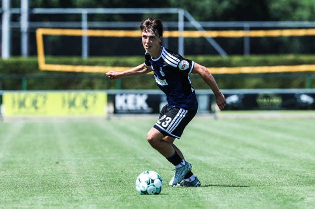 Fussball, 3.Liga Saison 2026 2027 Testspiel TOP Oss - MSV Duisburg 12.07.2026, De Kerkebos Simon Symalla (MSV Duisburg, 23) Swolgen De Kerkebos Niederlande *** Sports, Soccer, 3rd Division, 2026–2027 Season, Friendly Match: TOP Oss vs. MSV Duisburg, July 12, 2026, De Kerkebos, Simon Symalla (MSV Duisburg), 23 Swolgen, De Kerkebos, Netherlands