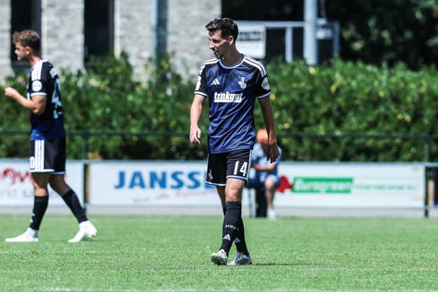Fussball, 3.Liga Saison 2026 2027 Testspiel TOP Oss - MSV Duisburg 12.07.2026, De Kerkebos Conor Noß (MSV Duisburg,14) Swolgen De Kerkebos Niederlande *** Sports, Soccer, 3rd Division, 2026–2027 Season, Friendly Match: TOP Oss vs. MSV Duisburg, July 12, 2026, De Kerkebos, Conor Noß (MSV Duisburg), 14 Swolgen, De Kerkebos, Netherlands