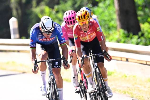 Tour de France 2026 Stage 9 USSEL, FRANCE - JULY 12 : Baudin Alex (FRA) of EF Education - Easypost, Van Der Poel Mathieu (NED) of Alpecin - Premier Tech, Johannessen Tobias Halland (NOR) of Uno-X Mobility, Pidcock Tom (GBR) of Pinarello - Q36.5 Pro Cycling Team during stage 9 of the 113rd edition of Tour de France an UCI World Tour 2.UWT cycling road race stage for Men Elite of 185 km with start in Malemort and finish in Ussel on July 12, 2026 in Ussel, France, 12 07 2026 ( Motordriver Kurt Vandenborre - Ussel France  Copyright: xTomasxSiskx