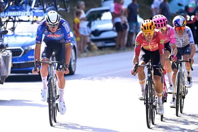 Tour de France 2026 Stage 9 USSEL, FRANCE - JULY 12 : Baudin Alex (FRA) of EF Education - Easypost, Van Der Poel Mathieu (NED) of Alpecin - Premier Tech, Johannessen Tobias Halland (NOR) of Uno-X Mobility, Pidcock Tom (GBR) of Pinarello - Q36.5 Pro Cycling Team during stage 9 of the 113rd edition of Tour de France an UCI World Tour 2.UWT cycling road race stage for Men Elite of 185 km with start in Malemort and finish in Ussel on July 12, 2026 in Ussel, France, 12 07 2026 ( Motordriver Kurt Vandenborre - Ussel France  Copyright: xTomasxSiskx