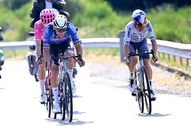 Tour de France 2026 Stage 9 USSEL, FRANCE - JULY 12 : Baudin Alex (FRA) of EF Education - Easypost, Van Der Poel Mathieu (NED) of Alpecin - Premier Tech, Johannessen Tobias Halland (NOR) of Uno-X Mobility, Pidcock Tom (GBR) of Pinarello - Q36.5 Pro Cycling Team during stage 9 of the 113rd edition of Tour de France an UCI World Tour 2.UWT cycling road race stage for Men Elite of 185 km with start in Malemort and finish in Ussel on July 12, 2026 in Ussel, France, 12 07 2026 ( Motordriver Kurt Vandenborre - Ussel France  Copyright: xTomasxSiskx
