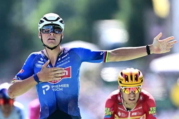 Tour de France 2026 Stage 9 USSEL, FRANCE - JULY 12 : Van Der Poel Mathieu (NED) of Alpecin - Premier Tech wins the sprint during stage 9 of the 113rd edition of Tour de France an UCI World Tour 2.UWT cycling road race stage for Men Elite of 185 km with start in Malemort and finish in Ussel on July 12, 2026 in Ussel, France, 12 07 2026 ( Motordriver Kurt Vandenborre - Ussel France  Copyright: xPeterxDexVoechtx