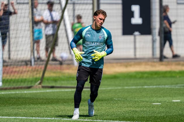 Jan Olschowsky (Borussia Moenchengladbach, 23) Trainingsauftakt VfL Borussia Moenchengladbach, Fussball, 1. Bundesliga, Saison 2026 2027, 12.07.2026 DFL REGULATIONS PROHIBIT ANY USE OF PHOTOGRAPHS AS IMAGE SEQUENCES AND OR QUASI-VIDEO Trainingsauftakt VfL Borussia Moenchengladbach, Fussball, 1. Bundesliga, Saison 2026 2027, 12.07.2026 Moenchengladbach *** Jan Olschowsky, Borussia Mönchengladbach, 23: Start of Training for VfL Borussia Mönchengladbach, Soccer, Bundesliga 1, 2026–2027 Season, July 12, 2026 DFL regulations prohibit any use of photographs as image sequences and or quasi-video. Start of training for VfL Borussia Mönchengladbach, soccer, Bundesliga 1, 2026–2027 season, July 12, 2026, Mönchengladbach Copyright: xEibner-Pressefoto J.xDerondeaux EP_JDU