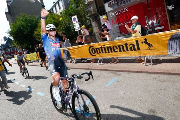 Tour de France 2026 Stage 9 USSEL, FRANCE - JULY 12 : Van Der Poel Mathieu (NED) of Alpecin - Premier Tech celebrates the victory after stage 9 of the 113rd edition of Tour de France an UCI World Tour 2.UWT cycling road race stage for Men Elite of 185 km with start in Malemort and finish in Ussel on July 12, 2026 in Ussel, France, 12 07 2026 ( Motordriver Kurt Vandenborre - Ussel France  Copyright: xLucaxBettinix