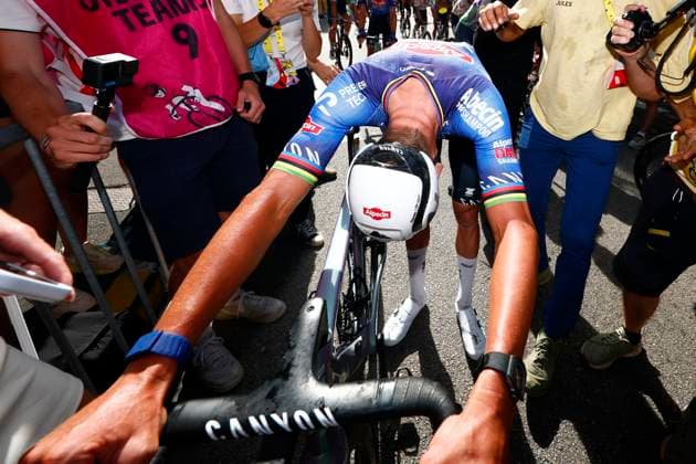 Tour de France 2026 Stage 9 USSEL, FRANCE - JULY 12 : Van Der Poel Mathieu (NED) of Alpecin - Premier Tech celebrates the victory after stage 9 of the 113rd edition of Tour de France an UCI World Tour 2.UWT cycling road race stage for Men Elite of 185 km with start in Malemort and finish in Ussel on July 12, 2026 in Ussel, France, 12 07 2026 ( Motordriver Kurt Vandenborre - Ussel France  Copyright: xLucaxBettinix