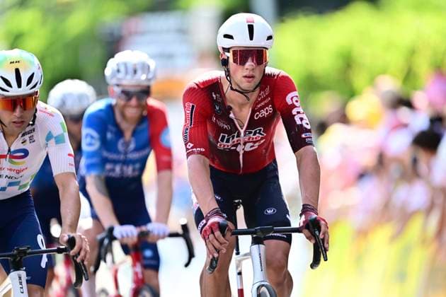 Tour de France 2026 Stage 9 USSEL, FRANCE - JULY 12 : Artz Huub (NED) of Lotto - Intermarche during stage 9 of the 113rd edition of Tour de France an UCI World Tour 2.UWT cycling road race stage for Men Elite of 185 km with start in Malemort and finish in Ussel on July 12, 2026 in Ussel, France, 12 07 2026 ( Motordriver Kurt Vandenborre - Ussel France  Copyright: xPeterxDexVoechtx
