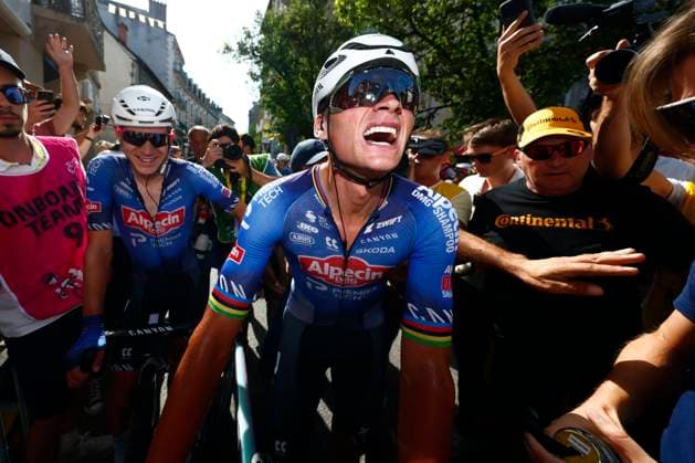 Tour de France 2026 Stage 9 USSEL, FRANCE - JULY 12 : Van Der Poel Mathieu (NED) of Alpecin - Premier Tech celebrates the victory after stage 9 of the 113rd edition of Tour de France an UCI World Tour 2.UWT cycling road race stage for Men Elite of 185 km with start in Malemort and finish in Ussel on July 12, 2026 in Ussel, France, 12 07 2026 ( Motordriver Kurt Vandenborre - Ussel France  Copyright: xLucaxBettinix