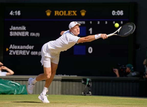 2026 Wimbledon, July 12, Mens Final LONDON, - JULY 12: Jannik Sinner of Italy plays a shot against Alexander Zverev of Germany during the 2026 Wimbledon, July 12, Mens Final at The all England club, Wimbledon on July 12, 2026 in London, GBR. London The all England club, Wimbledon GBR Copyright: xPeterxvanxdenxBerg ISIxPhotosx 9500