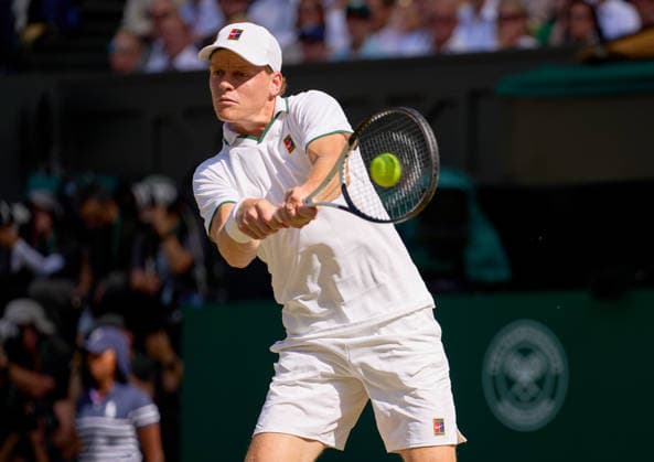2026 Wimbledon, July 12, Mens Final LONDON, - JULY 12: Jannik Sinner of Italy plays a shot against Alexander Zverev of Germany during the 2026 Wimbledon, July 12, Mens Final at The all England club, Wimbledon on July 12, 2026 in London, GBR. London The all England club, Wimbledon GBR Copyright: xPeterxvanxdenxBerg ISIxPhotosx 9500