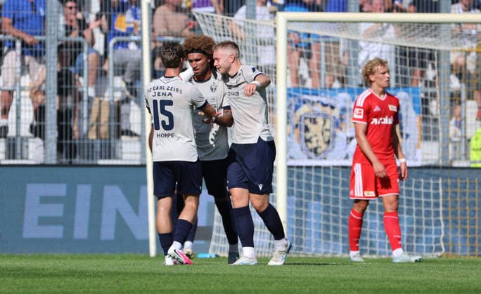 Kevin Lankford jubelt nach Tor zum 2:0 mit Marcel Hoppe, Maxim Hessel Freude Emotion Jubel Fußball Fussball Testspiel Saison 2026 2027 12.07.2026 FC Carl Zeiss Jena vs.1.FC Union Berlin FCU DFL regulations prohibit any use of photographs as image sequences and or quasi-video. *** Kevin Lankford celebrates with Marcel Hoppe after scoring the 2-0 goal, Maxim Hessel, joy, emotion, celebration, sports, soccer, soccer, friendly match, 2026–2027 season, December 7, 2026, FC Carl Zeiss Jena vs. 1. FC Union Berlin, FCU. DFL regulations prohibit any use of photographs as image sequences and or quasi-video.