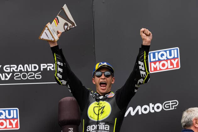 GER, Großer Preis von Deutschland, MotoGP. 11. Lauf, FIM Motorrad-Weltmeisterschaft. 12.07.2026, Sachsenring, Hohenstein-Ernstthal, GER, Großer Preis von Deutschland, MotoGP. 11. Lauf, FIM Motorrad-Weltmeisterschaft. Podium: 3. Platz 25, Raul Fernandez, SuperFile Trackhouse MotoGP Team jubelt Â Foto: Alexander Trienitz Hohenstein-Ernstthal Sachsenring Sachsen Deutschland *** GER, German Grand Prix, MotoGP Round 11, FIM Motorcycle World Championship, July 12, 2026, Sachsenring, Hohenstein Ernstthal, GER, German Grand Prix, MotoGP Round 11, FIM Motorcycle World Championship Podium 3, 25th Place, Raul Fernandez, SuperFile Trackhouse MotoGP Team celebrates. Photo by Alexander Trienitz, Hohenstein Ernstthal, Sachsenring, Saxony, Germany