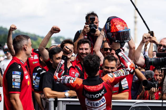 GER, Großer Preis von Deutschland, MotoGP. 11. Lauf, FIM Motorrad-Weltmeisterschaft. 12.07.2026, Sachsenring, Hohenstein-Ernstthal, GER, Großer Preis von Deutschland, MotoGP. 11. Lauf, FIM Motorrad-Weltmeisterschaft. Sieger 93, Marc Marquez, Ducati Lenovo Team jubelt Â Foto: Alexander Trienitz Hohenstein-Ernstthal Sachsenring Sachsen Deutschland *** GER, German Grand Prix, MotoGP Round 11, FIM Motorcycle World Championship, July 12, 2026, Sachsenring, Hohenstein Ernstthal, GER, German Grand Prix, MotoGP Round 11, FIM Motorcycle World Championship Winner 93, Marc Marquez, Ducati Lenovo Team celebrates. Photo by Alexander Trienitz, Hohenstein Ernstthal, Sachsenring, Saxony, Germany