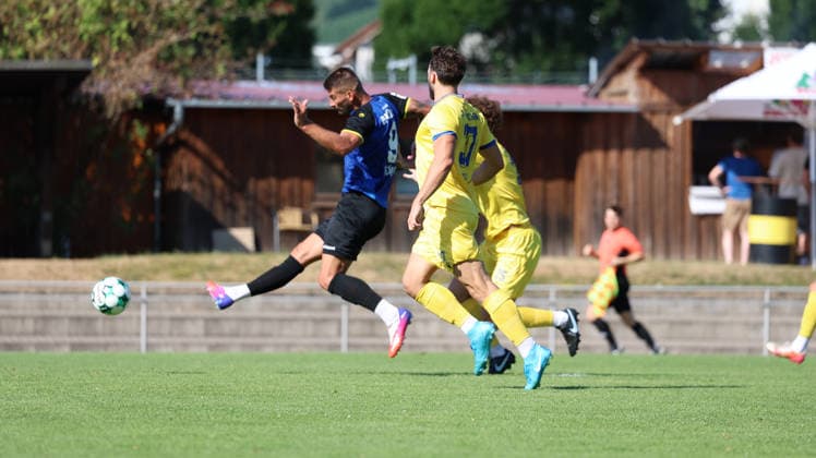 12.07.2026, xrekx, Fussball Testspiel, SV Oberachern - 1.FC Saarbruecken v.l. Torschuss zum 0:1 durch Kai Brünker Bruenker (1.FC Saarbruecken) (DFL DFB REGULATIONS PROHIBIT ANY USE OF PHOTOGRAPHS as IMAGE SEQUENCES and or QUASI-VIDEO) Oberkirch *** July 12, 2026, xrekx, Soccer Friendly Match, SV Oberachern vs. FC Saarbrücken: Kai Brünker scores the 0–1 goal. Brünker, FC Saarbrücken. DFL and DFB regulations prohibit any use of photographs as image sequences and or quasi-video. Oberkirch