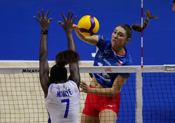 WomenÕs Volleyball Nations League - Belgrade 2026 Czech Republic s Michaela Mlejnkova spikes the ball against France s Iman Ndiaye during the WomenÕs Volleyball Nations League Pool 7 match between France and Czech Republic at Belgrade Arena on July 12, 2026 in Belgrade, Serbia. Belgrade Serbia Copyright: xSrdjanxStevanovicx x