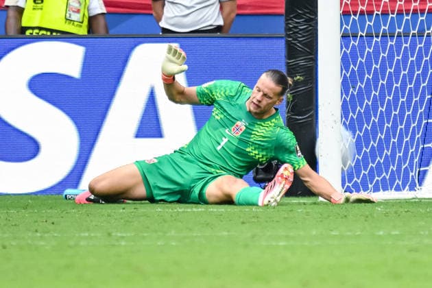 goalkeeper Orjan Nyland (Norway) looks dejected during the FIFA World Cup, WM, Weltmeisterschaft, Fussball 2026 Quarter Final match between Norway and England at Miami Stadium on July 11, 2026 in Miami Gardens, United States. (Photo by Harry Langer DeFodi Images) - *** Goalkeeper Orjan Nyland of Norway looks dejected during the 2026 FIFA World Cup quarterfinal match between Norway and England at Miami Stadium on July 11, 2026, in Miami Gardens, United States. Photo by Harry Langer, DeFodi Images