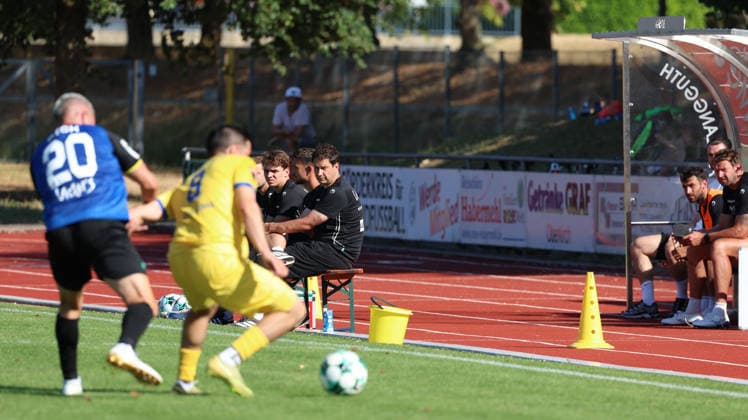12.07.2026, xrekx, Fussball Testspiel, SV Oberachern - 1.FC Saarbruecken v.l. Argirios Giannikis Trainer (1.FC Saarbruecken) (DFL DFB REGULATIONS PROHIBIT ANY USE OF PHOTOGRAPHS as IMAGE SEQUENCES and or QUASI-VIDEO) Oberkirch *** July 12, 2026, xrekx, soccer exhibition match, SV Oberachern vs. 1. FC Saarbrücken, left: Argirios Giannikis, coach of 1. FC Saarbrücken. DFL and DFB regulations prohibit any use of photographs as image sequences and or quasi-video. Oberkirch
