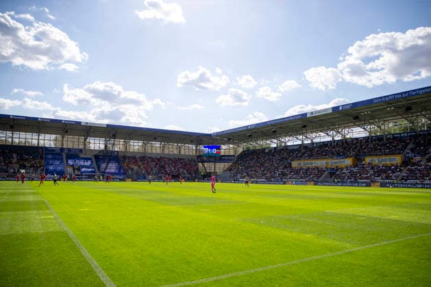 GER, Jena, Fussball, Testspiel, FC Carl-Zeiss Jena vs. 1. FC Union Berlin im Bild v.l.: Ernst Abbe Sportfeld waehrend des Spiels, Totale , Zuschauer auf den Raengen 12.07.2026, Ernst-Abbe Sportfeld Jena DFB REGULATIONS PROHIBIT ANY USE OF PHOTOGRAPHS AS IMAGE SEQUENCES AND OR QUASI-VIDEO, *** GER, Jena, Soccer, Friendly Match, FC Carl Zeiss Jena vs. 1. FC Union Berlin; photo (from left): Ernst Abbe Sportfeld during the match, wide shot, spectators in the stands, July 12, 2026, Ernst Abbe Sportfeld, Jena. DFB regulations prohibit any use of photographs as image sequences and or quasi-video, Copyright: HMBxMedia PaulxFritz