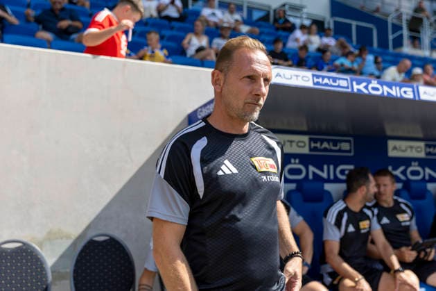 GER, Jena, Fussball, Testspiel, FC Carl-Zeiss Jena vs. 1. FC Union Berlin im Bild v.l.: Mauro Lustrinelli (Cheftrainer 1. FC Union Berlin), 12.07.2026, Ernst-Abbe Sportfeld Jena DFB REGULATIONS PROHIBIT ANY USE OF PHOTOGRAPHS AS IMAGE SEQUENCES AND OR QUASI-VIDEO, *** GER, Jena, Soccer, Friendly Match, FC Carl Zeiss Jena vs. 1. FC Union Berlin (pictured, from left): Mauro Lustrinelli, Head Coach of 1. FC Union Berlin, July 12, 2026, Ernst Abbe Sportfeld, Jena. DFB regulations prohibit any use of photographs as image sequences and or quasi-video, Copyright: HMBxMedia PaulxFritz