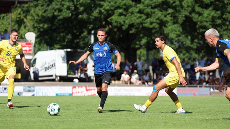 12.07.2026, xrekx, Fussball Testspiel, SV Oberachern - 1.FC Saarbruecken v.l. Patrick Sontheimer (1.FC Saarbruecken) (DFL DFB REGULATIONS PROHIBIT ANY USE OF PHOTOGRAPHS as IMAGE SEQUENCES and or QUASI-VIDEO) Oberkirch *** July 12, 2026, xrekx, soccer exhibition match, SV Oberachern vs. 1. FC Saarbrücken, left: Patrick Sontheimer, 1. FC Saarbrücken. DFL and DFB regulations prohibit any use of photographs as image sequences and or quasi-video. Oberkirch
