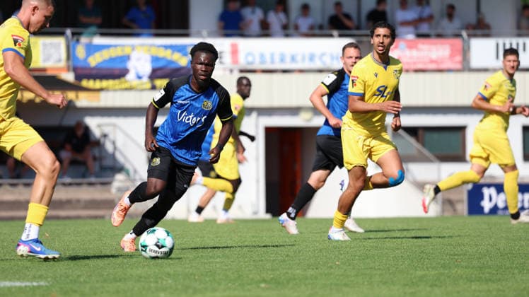 12.07.2026, xrekx, Fussball Testspiel, SV Oberachern - 1.FC Saarbruecken v.l. Kelsey Owusu (1.FC Saarbruecken) (DFL DFB REGULATIONS PROHIBIT ANY USE OF PHOTOGRAPHS as IMAGE SEQUENCES and or QUASI-VIDEO) Oberkirch *** July 12, 2026, xrekx, soccer exhibition match, SV Oberachern vs. FC Saarbrücken, left: Kelsey Owusu, FC Saarbrücken. DFL and DFB regulations prohibit any use of photographs as image sequences and or quasi-video. Oberkirch