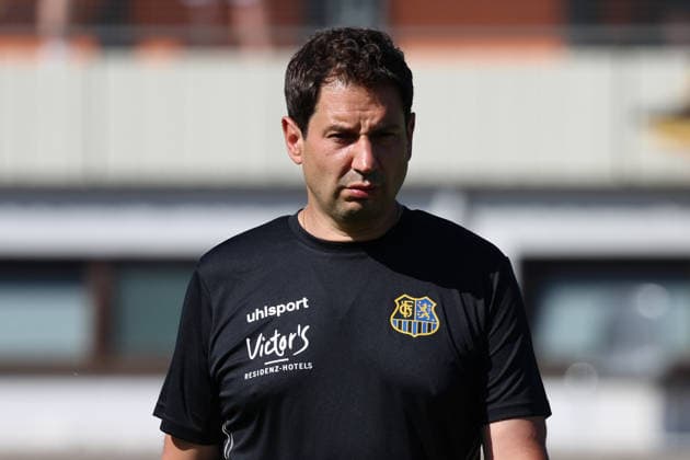 12.07.2026, xrekx, Fussball Testspiel, SV Oberachern - 1.FC Saarbruecken v.l. Argirios Giannikis Trainer (1.FC Saarbruecken) (DFL DFB REGULATIONS PROHIBIT ANY USE OF PHOTOGRAPHS as IMAGE SEQUENCES and or QUASI-VIDEO) Oberkirch *** July 12, 2026, xrekx, soccer exhibition match, SV Oberachern vs. 1. FC Saarbrücken, left: Argirios Giannikis, coach of 1. FC Saarbrücken. DFL and DFB regulations prohibit any use of photographs as image sequences and or quasi-video. Oberkirch