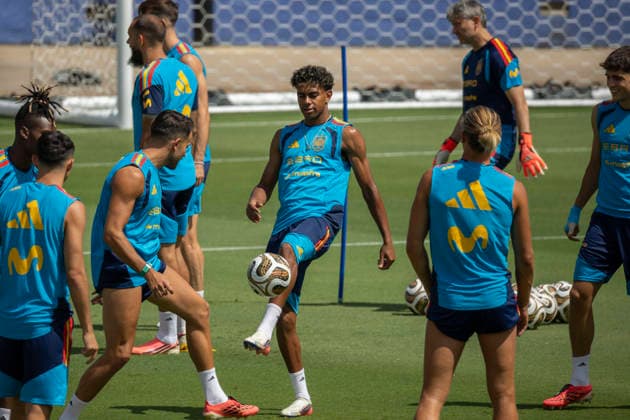 Spanish national soccer team forward Lamine Yamal (C) during the training session at the Cotton Bowl stadium in Boston, United States, 12 July 2026. Spain s trainning !ACHTUNG: NUR REDAKTIONELLE NUTZUNG!  Copyright: xLavandeirax GRAF5346 20260712-55020876539_1