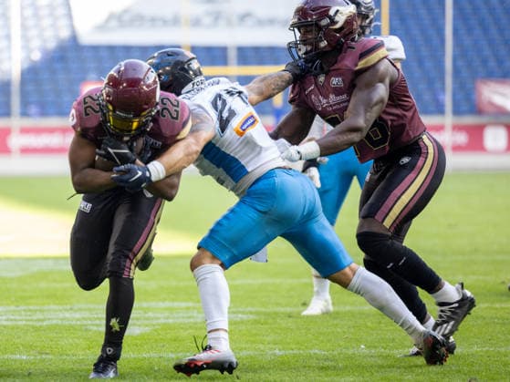 27 Grzegorz Lary ( Cornerback ) Panthers Wroclaw tackle 22 Marvellous Imade (Running Back) Rhein Fire Rhein Fire vs Panthers Wroclaw, American Football, American Football League Europe, Week 8, 2026, 12.07.2026, Duisburg Schauinsland-Reisen-Arena Germany Copyright: xFootxBowl ChristopherxMettkenx