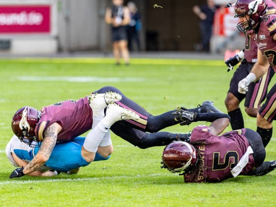 3 Lennart Weitz (Linebacker) Rhein Fire tackle 21 Bartosz Woch (Running Back) Panthers Wroclaw Rhein Fire vs Panthers Wroclaw, American Football, American Football League Europe, Week 8, 2026, 12.07.2026, Duisburg Schauinsland-Reisen-Arena Germany Copyright: xFootxBowl ChristopherxMettkenx