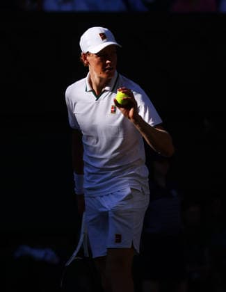 Wimbledon Championships 2026, Mens Final Day 14 AELTC Wimbledon, London, UK - 12 07 2026 Jannik Sinner (ITA) in action during the Final match against Alexander Zverev in the 2026 Wimbledon Championships at the AELTC London London AELTC Wimbledon London GBR, UK NEWSPAPERS OUT Copyright: xMarkxGreenwoodx