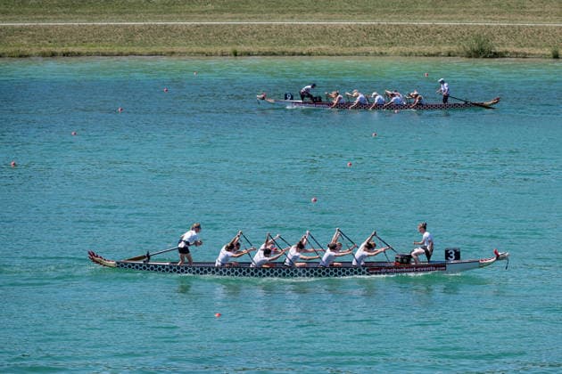 Das ungarische Boot im 2000 Meter - Rennen in der Klasse Premier Woman GER, Drachenboot - Europameisterschaften Muenchen - Oberschleissheim, 12.07.2026 Foto: HMB Media Heike Feiner *** The Hungarian boat in the 2,000-meter race in the Premier Woman GER class at the European Dragon Boat Championships in Munich-Oberschleissheim, July 12, 2026. Photo: HMB Media, Heike Feiner Copyright: HMBxMedia HeikexFeiner